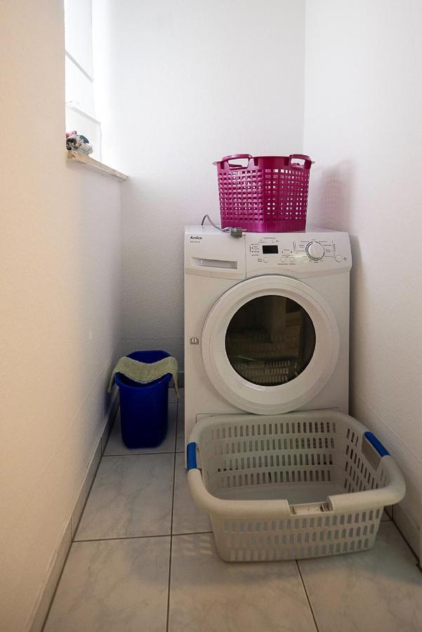 Ferienwohnung Im Eisenbergweg Бад Мергентхайм Екстериор снимка